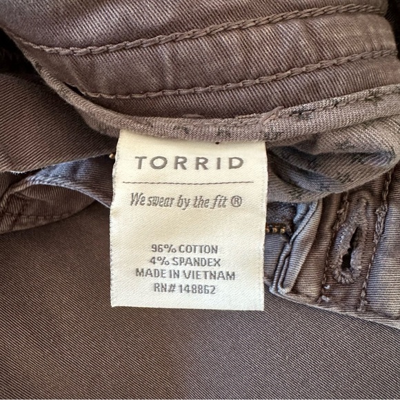 NWT Torrid Cropped Twill Military Pant Brown Wash - Picture 10 of 13